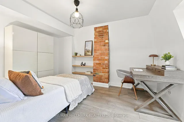 10 Earl St, Toronto 3
