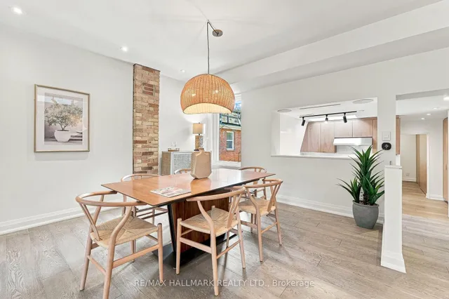 10 Earl St, Toronto 4