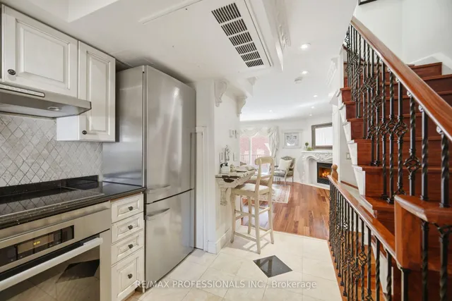 228 St George St #10, Toronto 5