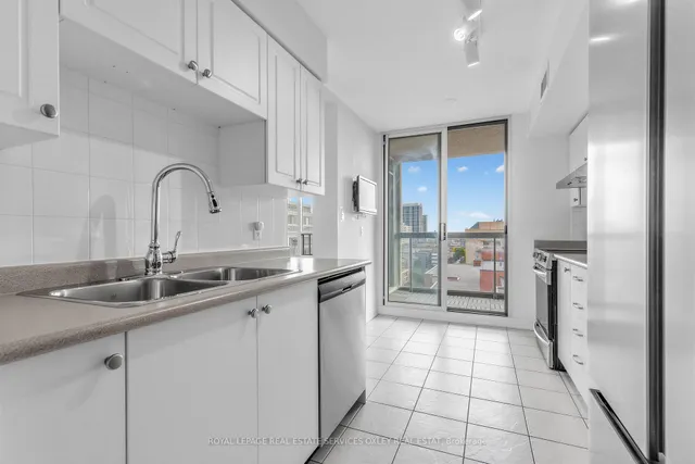 35 Merton St #1705, Toronto 5