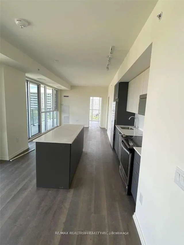 3237 Bayview Ave #809, Toronto 2