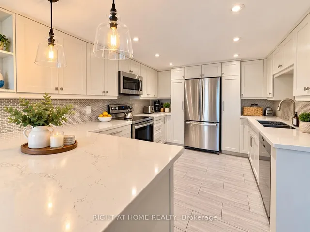55 Carscadden Dr #301, Toronto 4