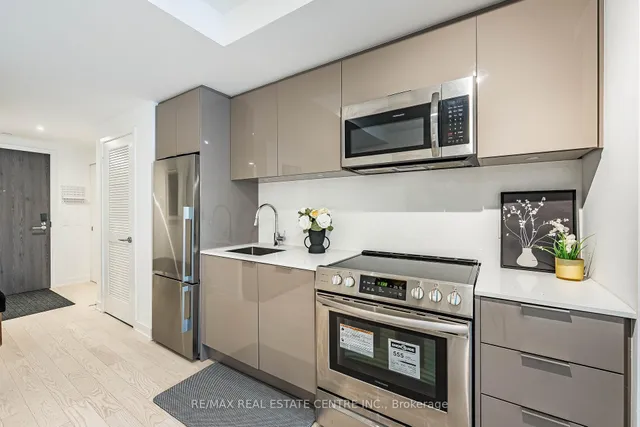25 Richmond St #312, Toronto 2