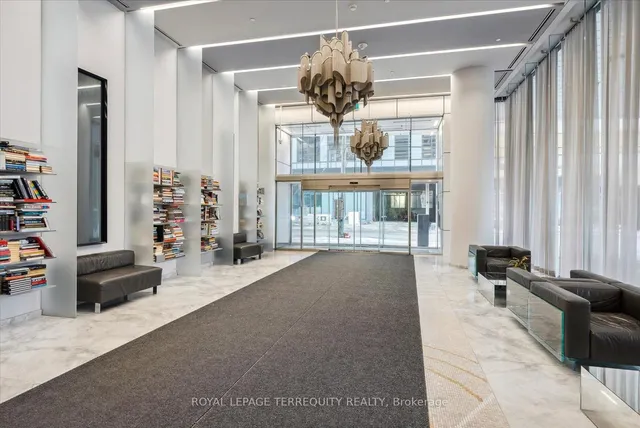 5 Soudan Ave #703, Toronto 4