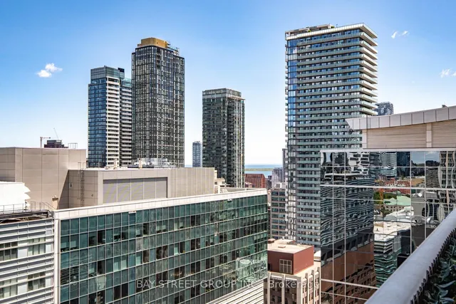 197 Yonge St #2204, Toronto 4