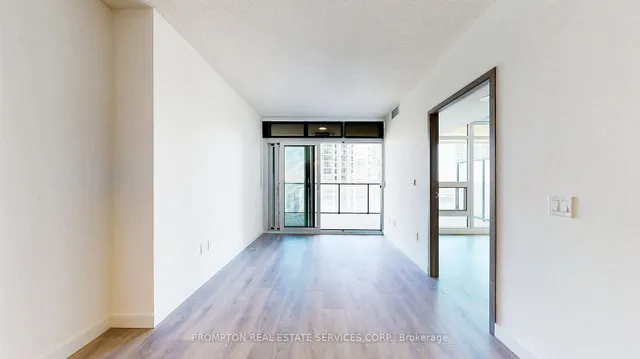 1 CONCORD CITYPLACE Way #2207, Toronto 2