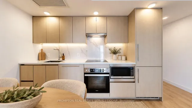 1 CONCORD CITYPLACE Way #2207, Toronto 3