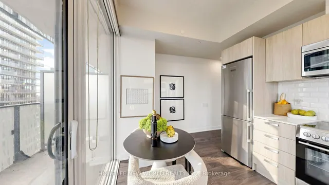 42 Charles St #2302, Toronto 5