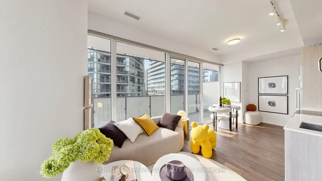 42 Charles St #2302, Toronto 3