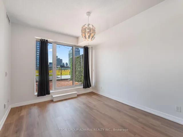 170 Sumach St #907, Toronto 5