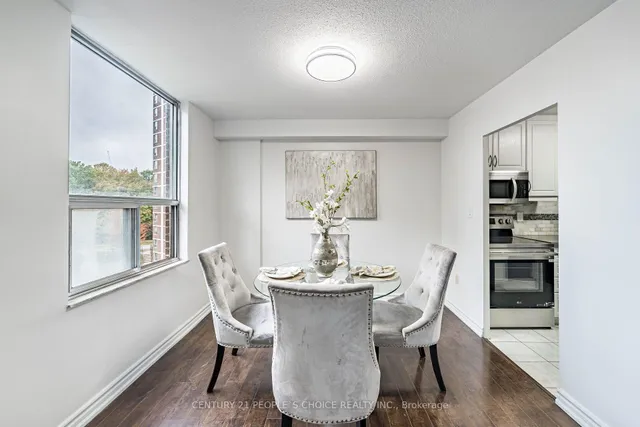 10 Edgecliffe Gfwy #809, Toronto 5