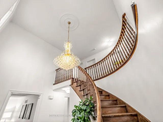 9 Tigerlily Crt, Toronto 5