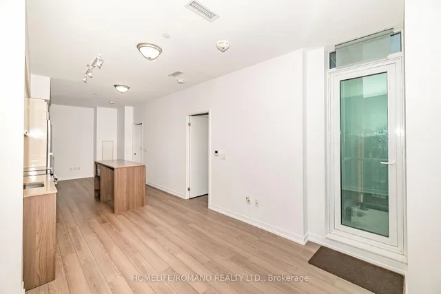 31 Tippett Rd #1602, Toronto 4