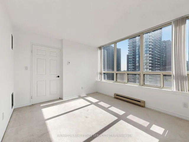 30 Greenfield Ave #1211, Toronto 3