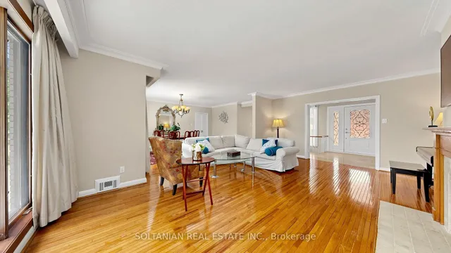 57 Sumner Heights Dr, Toronto 5