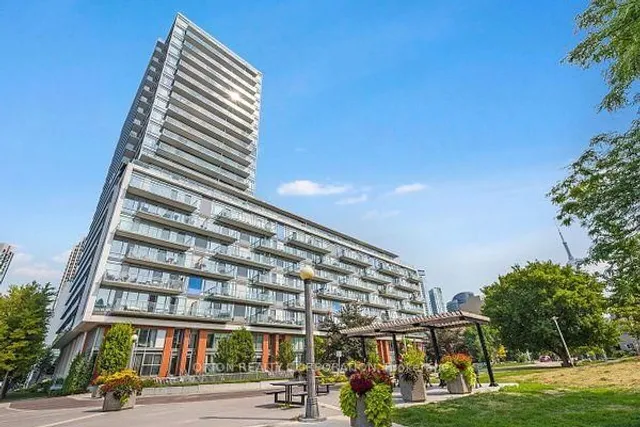 90 Stadium Rd #911, Toronto 3