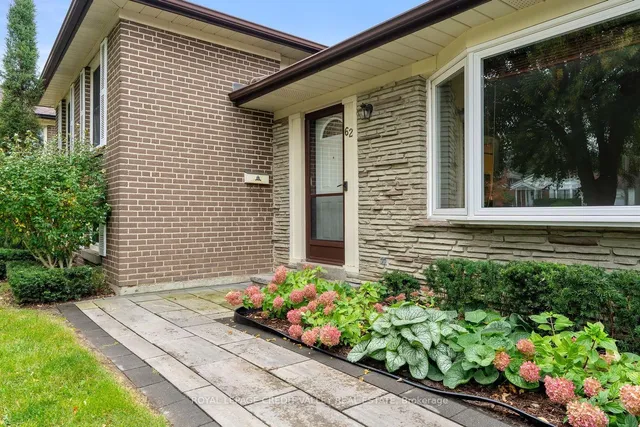 62 Summerside Cres, Toronto 2