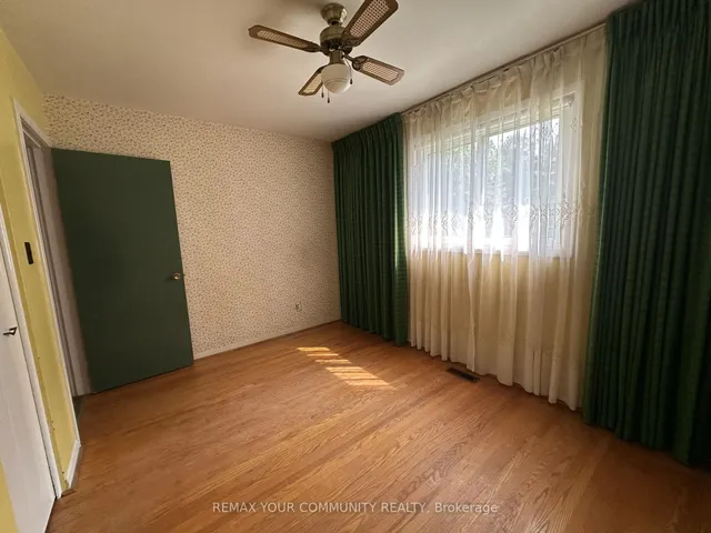 15 Resolution Cres, Toronto 4