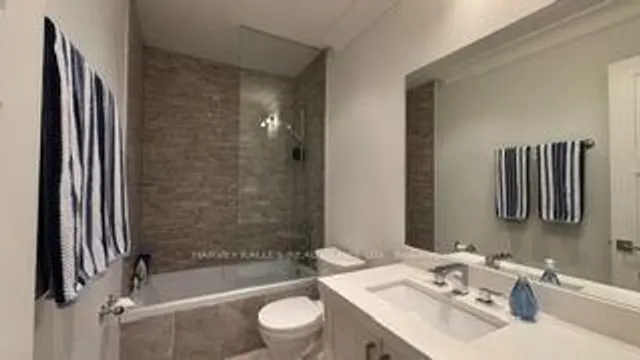 1042 Avenue Rd, Toronto