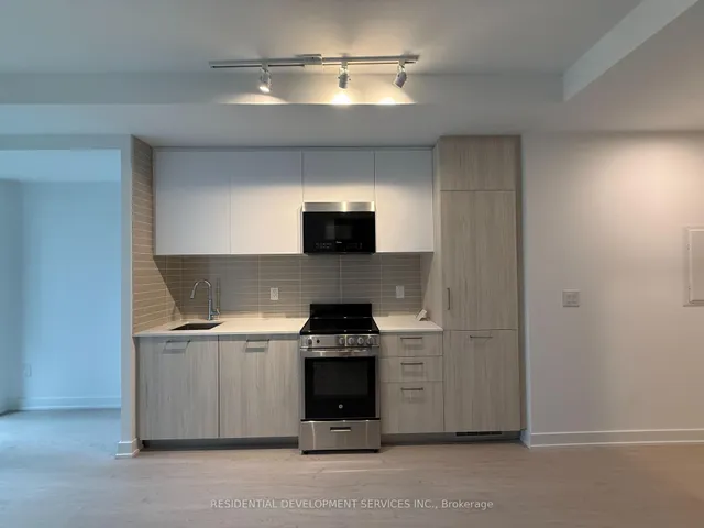 65 Mutual St #405, Toronto 2