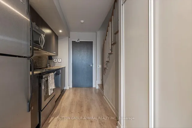 775 King St #221, Toronto 5