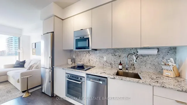101 Erskine Ave #1605, Toronto