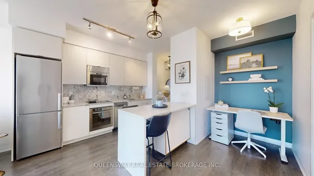 101 Erskine Ave #1605, Toronto 2