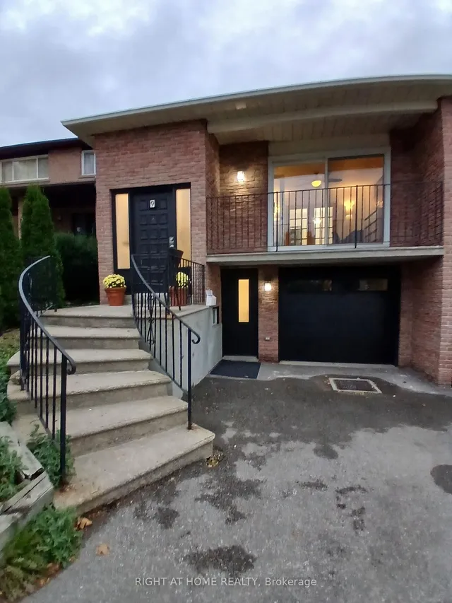 9 Ivan Nelson Dr, Toronto 2