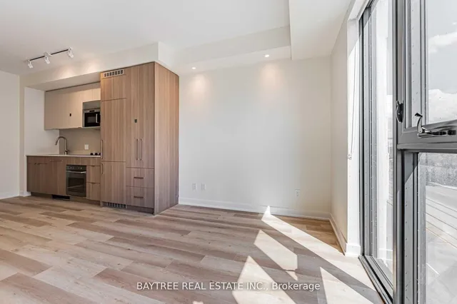 840 St Clair Ave #414, Toronto 5