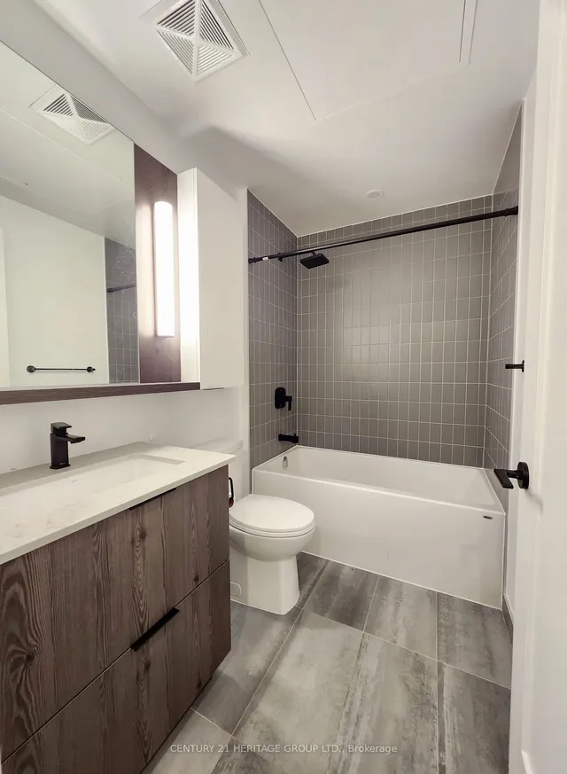 5 Defries St #619, Toronto 2