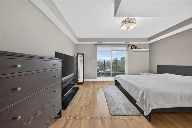 2 Maxwell St #202, Toronto 5