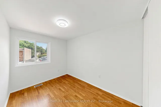 8 Rusty Crest Way, Toronto 3