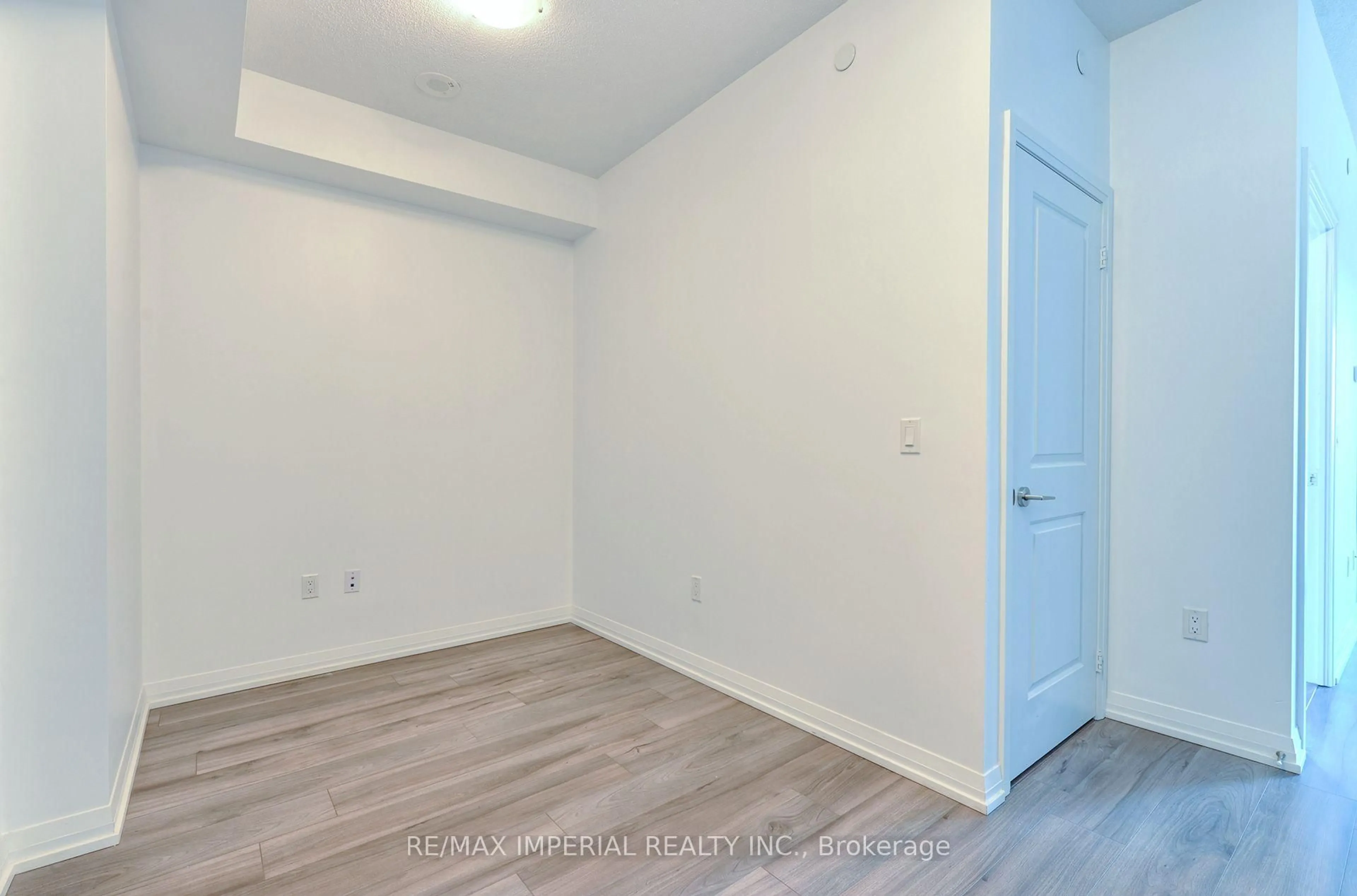 trreb/IMG-C13859762_01acab02-d1a9-4619-88b3-e160d718b557-l.jpg