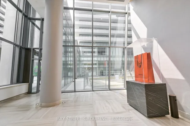 50 Charles St #LPH4706, Toronto 3