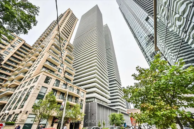 50 Charles St #LPH4706, Toronto 4