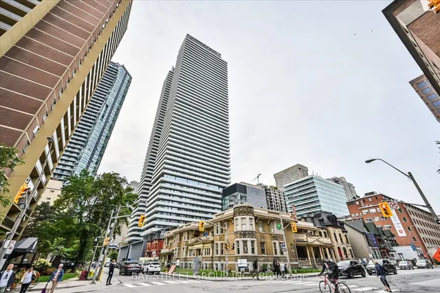 50 Charles St #LPH4706, Toronto 2
