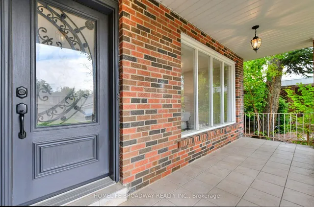 30 Gossamer Ave, Toronto 5
