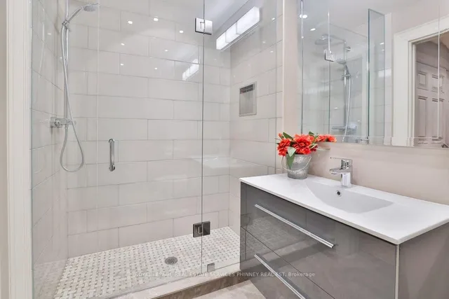 20 Cluny Dr, Toronto 4