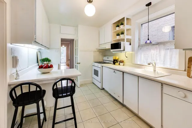 105 Clifton Rd, Toronto 2