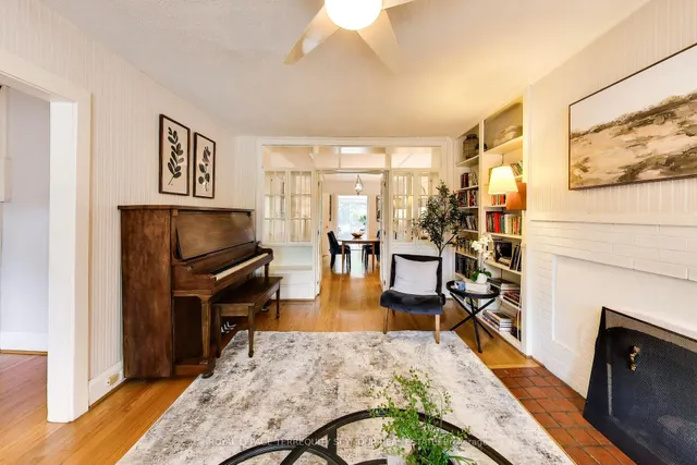 105 Clifton Rd, Toronto 5