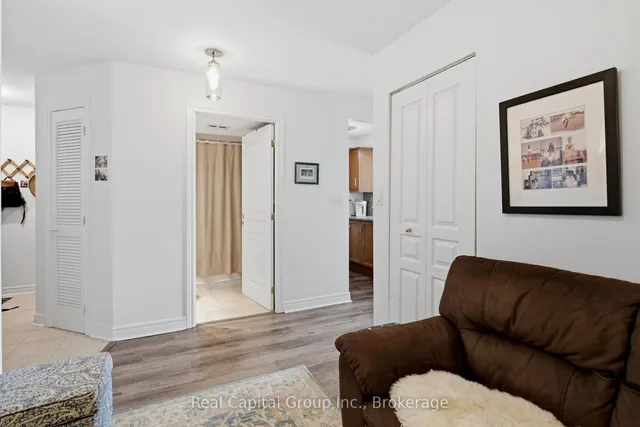 100 Hayden St #705, Toronto 5