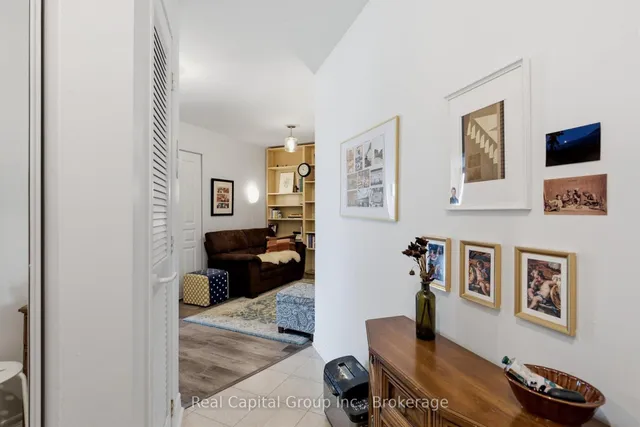 100 Hayden St #705, Toronto 4