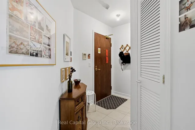 100 Hayden St #705, Toronto 3
