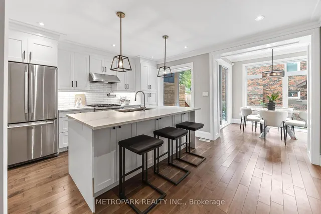 29 Kappele Ave, Toronto 4