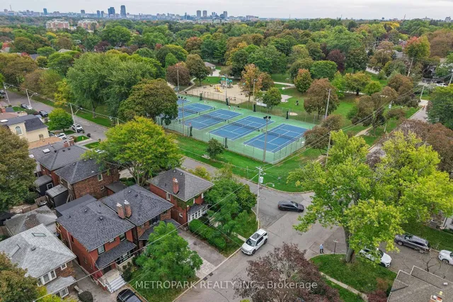 29 Kappele Ave, Toronto 5