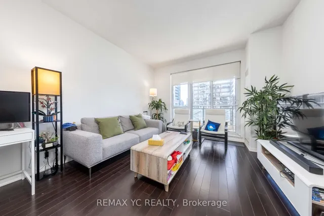 35 Hayden St #1204, Toronto 4