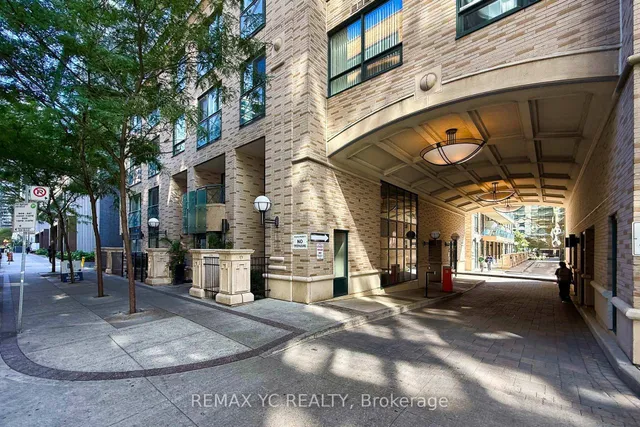 35 Hayden St #1204, Toronto 2