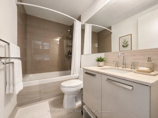 50 Charles St #3906, Toronto 3