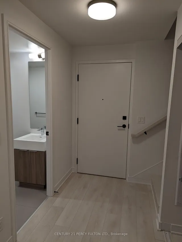 180 Mill St #S104, Toronto 4