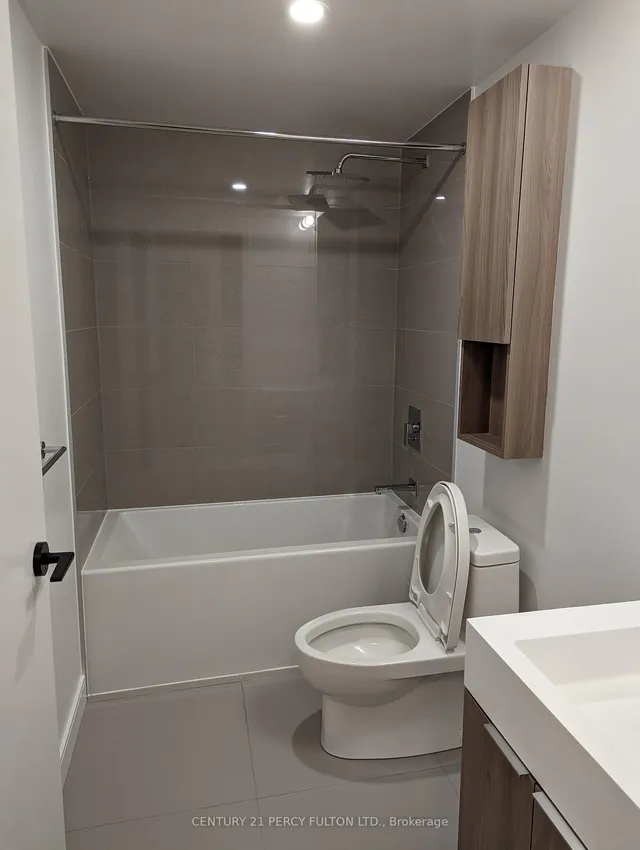 180 Mill St #S104, Toronto 5